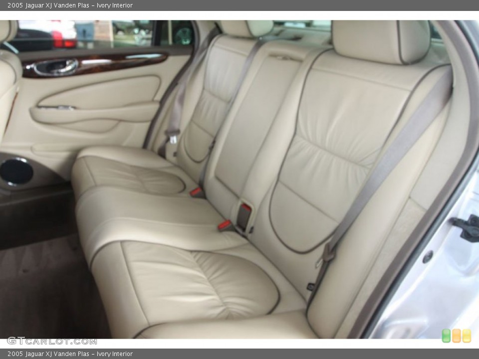 Ivory Interior Photo for the 2005 Jaguar XJ Vanden Plas #56807028