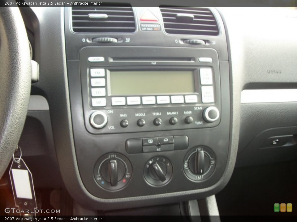 Anthracite Interior Controls for the 2007 Volkswagen Jetta 2.5 Sedan #56808567