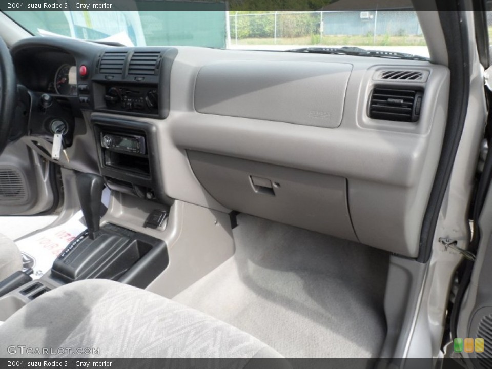 Gray Interior Dashboard for the 2004 Isuzu Rodeo S #56809674