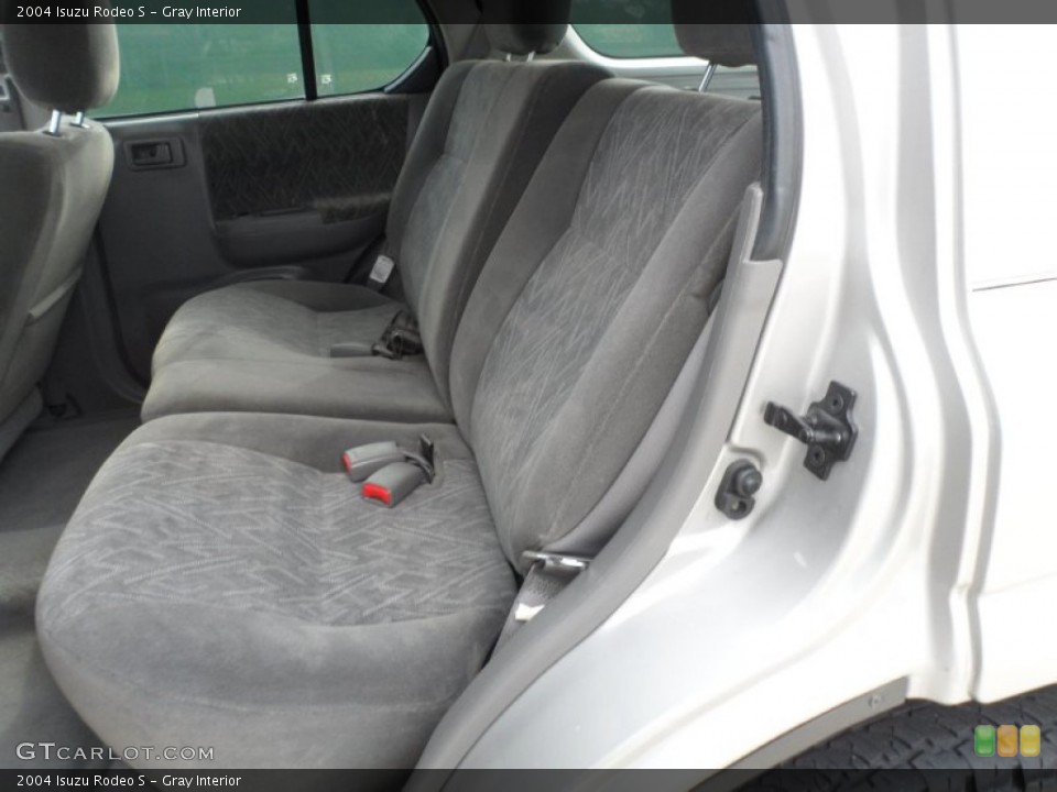 Gray Interior Photo for the 2004 Isuzu Rodeo S #56809725