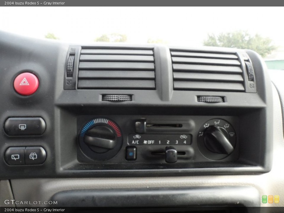 Gray Interior Controls for the 2004 Isuzu Rodeo S #56809764