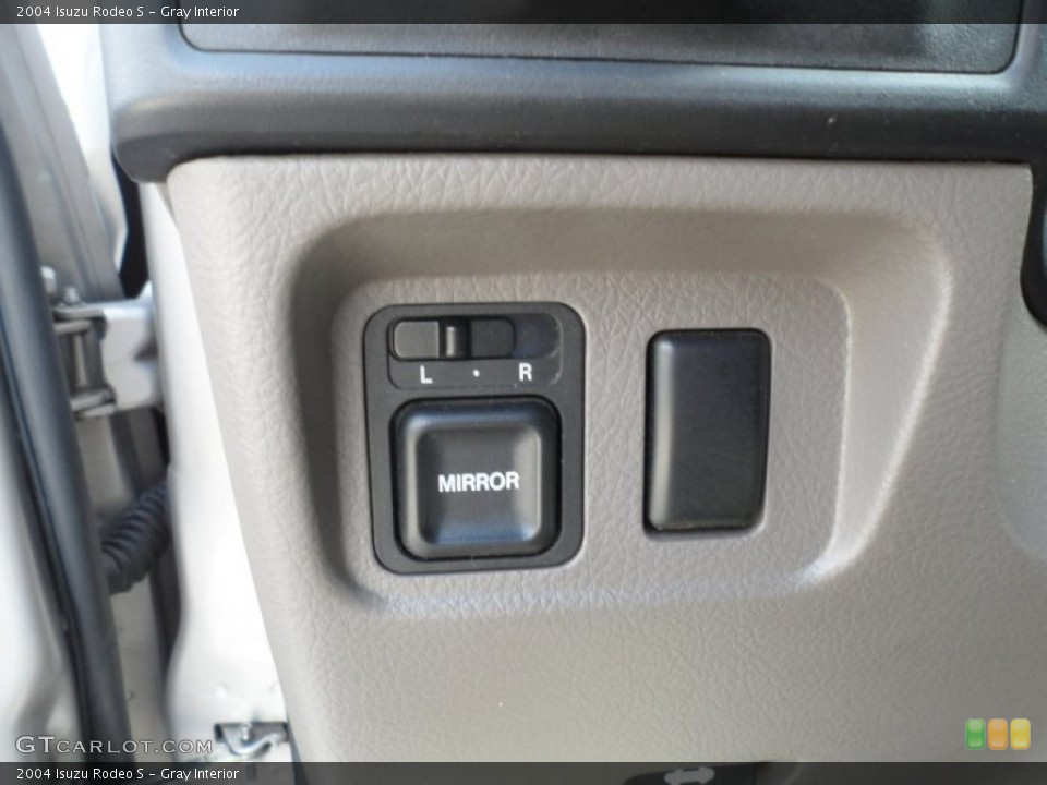 Gray Interior Controls for the 2004 Isuzu Rodeo S #56809816