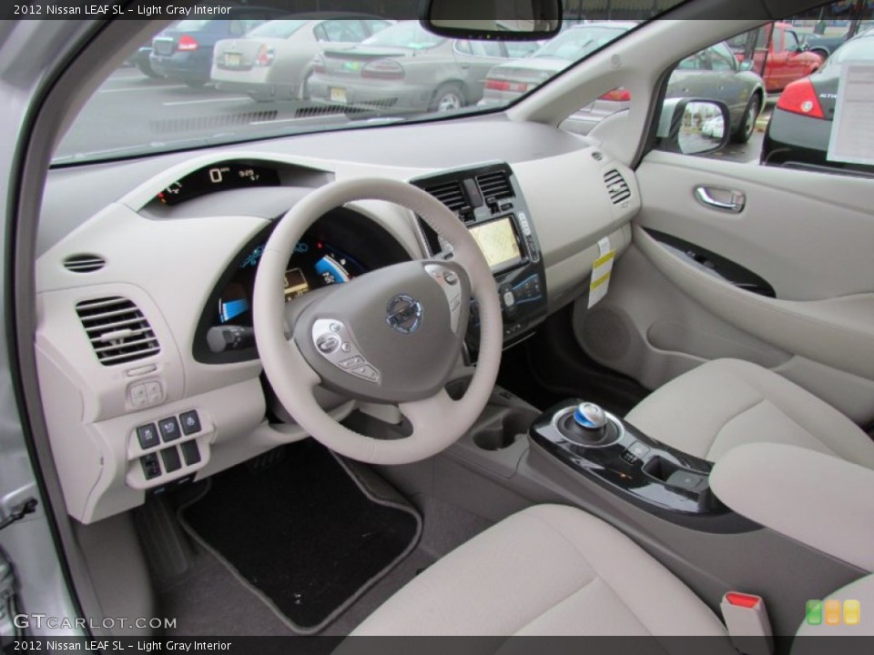 Light Gray Interior Photo for the 2012 Nissan LEAF SL #56838527