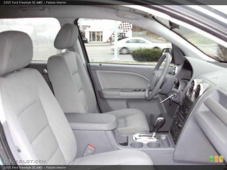 Pebble Interior Photo for the 2005 Ford Freestyle SE AWD #56843484