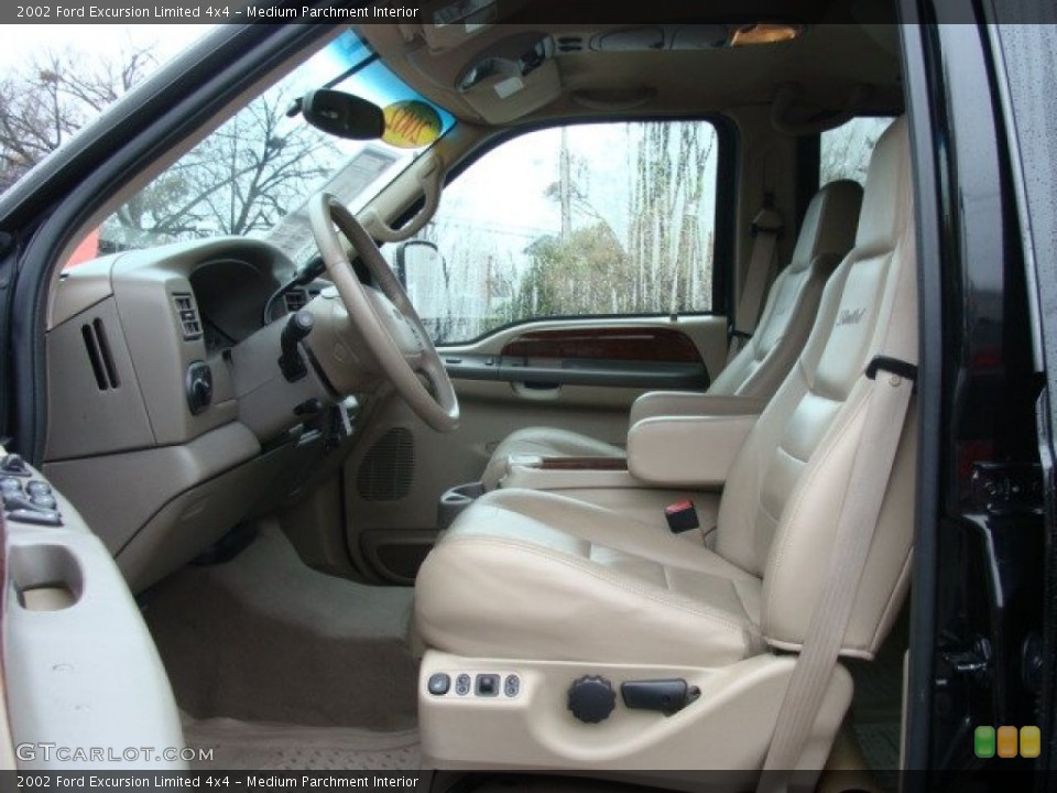 Medium Parchment Interior Photo for the 2002 Ford Excursion Limited 4x4 #56847365