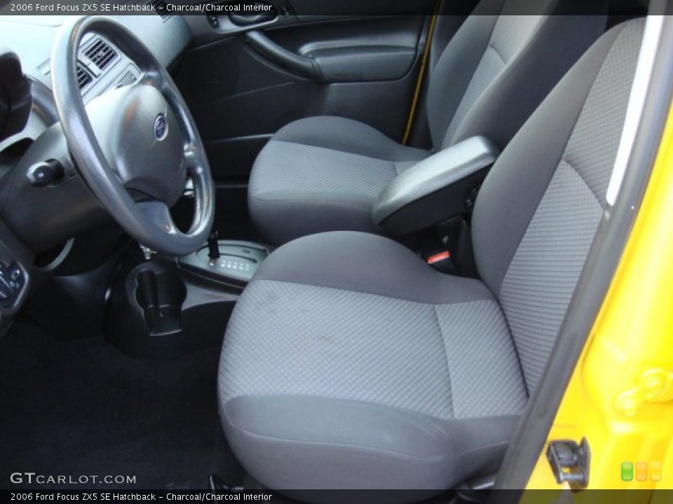 Charcoal/Charcoal Interior Photo for the 2006 Ford Focus ZX5 SE Hatchback #56847621