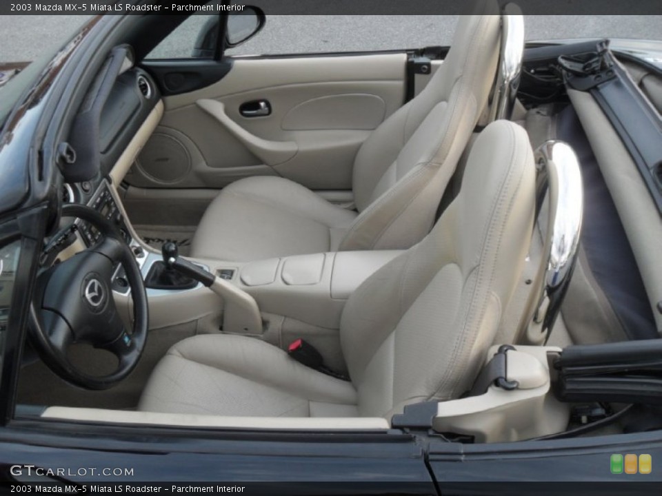 Parchment Interior Photo for the 2003 Mazda MX-5 Miata LS Roadster #56859692
