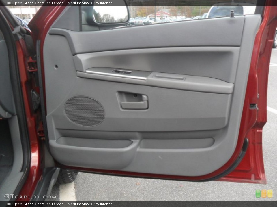 Medium Slate Gray Interior Door Panel for the 2007 Jeep Grand Cherokee Laredo #56869049