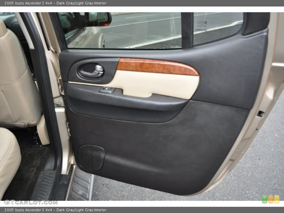 Dark Gray/Light Gray Interior Door Panel for the 2005 Isuzu Ascender S 4x4 #56904964