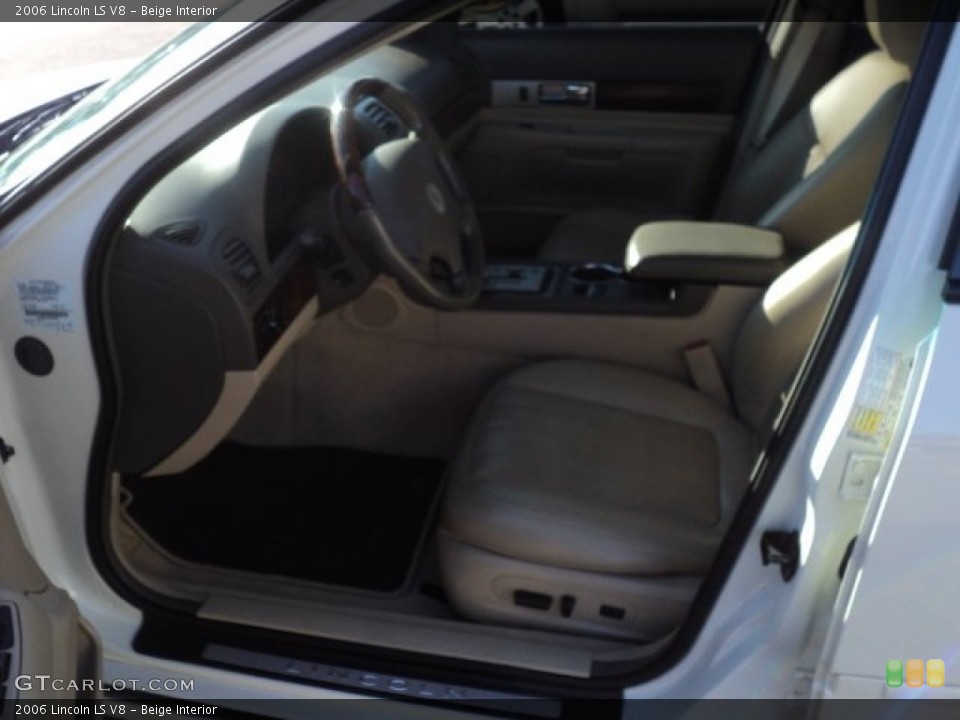 Beige Interior Photo for the 2006 Lincoln LS V8 #56911756