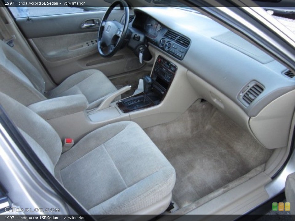 Ivory Interior Photo for the 1997 Honda Accord SE Sedan #56916121