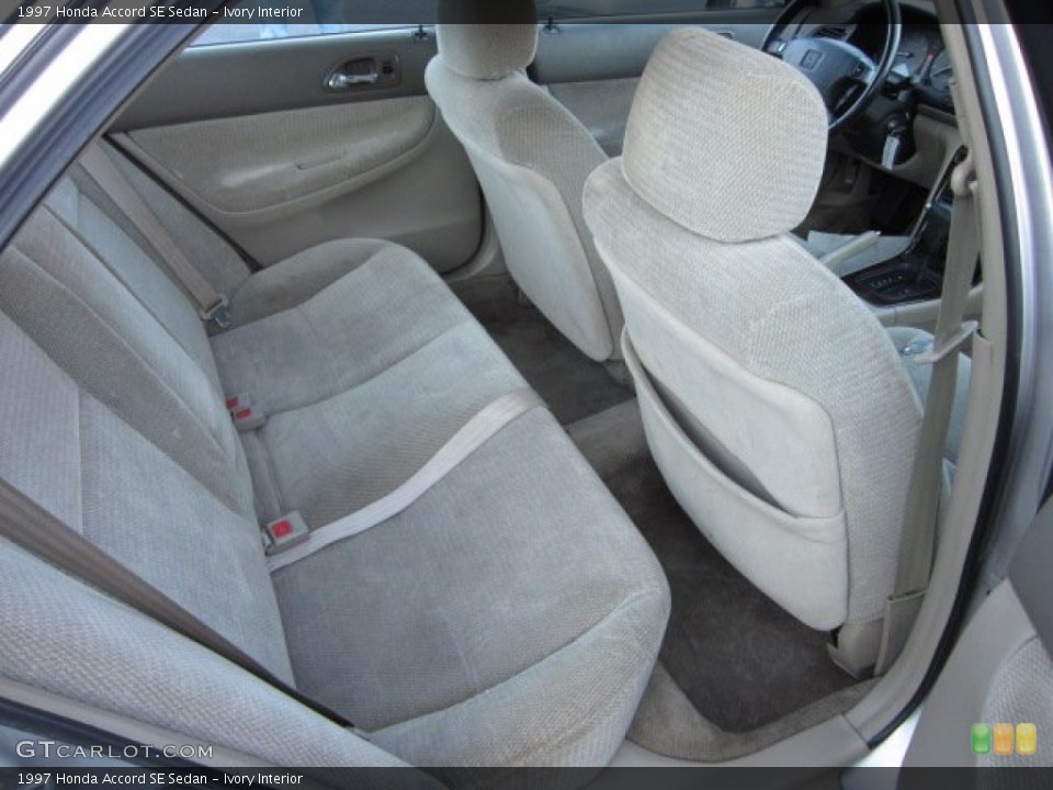 Ivory Interior Photo for the 1997 Honda Accord SE Sedan #56916147