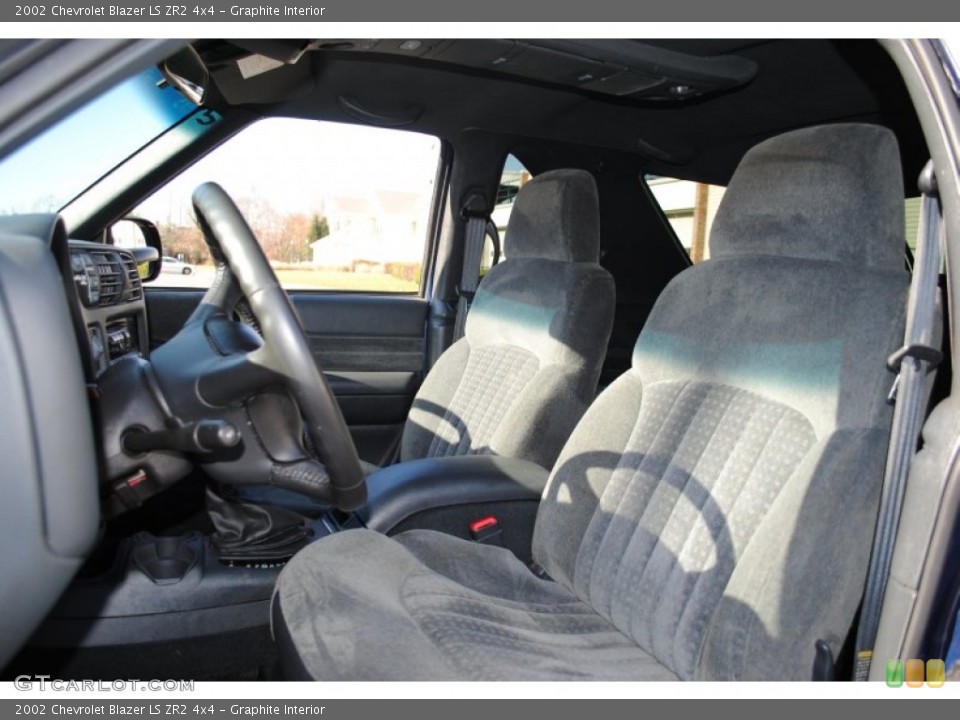 Graphite Interior Photo for the 2002 Chevrolet Blazer LS ZR2 4x4 #56937737