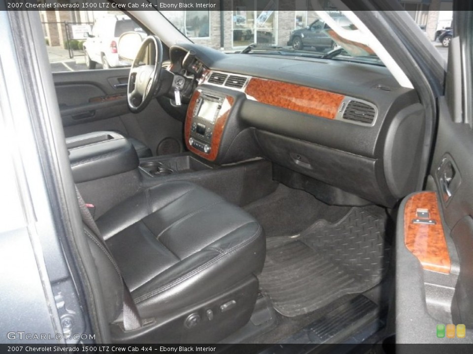 Ebony Black Interior Dashboard for the 2007 Chevrolet Silverado 1500 LTZ Crew Cab 4x4 #56946245