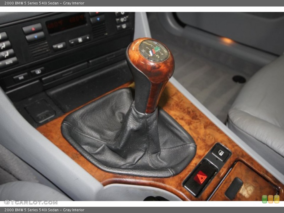 Gray Interior Transmission for the 2000 BMW 5 Series 540i Sedan #56947589