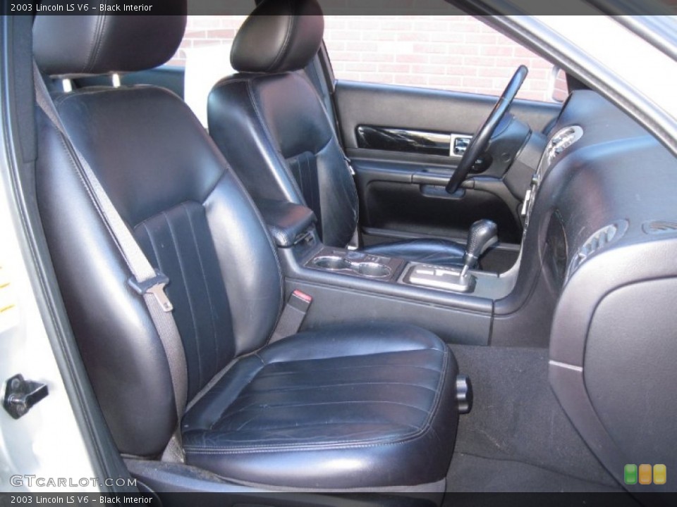 Black Interior Photo for the 2003 Lincoln LS V6 #56948610