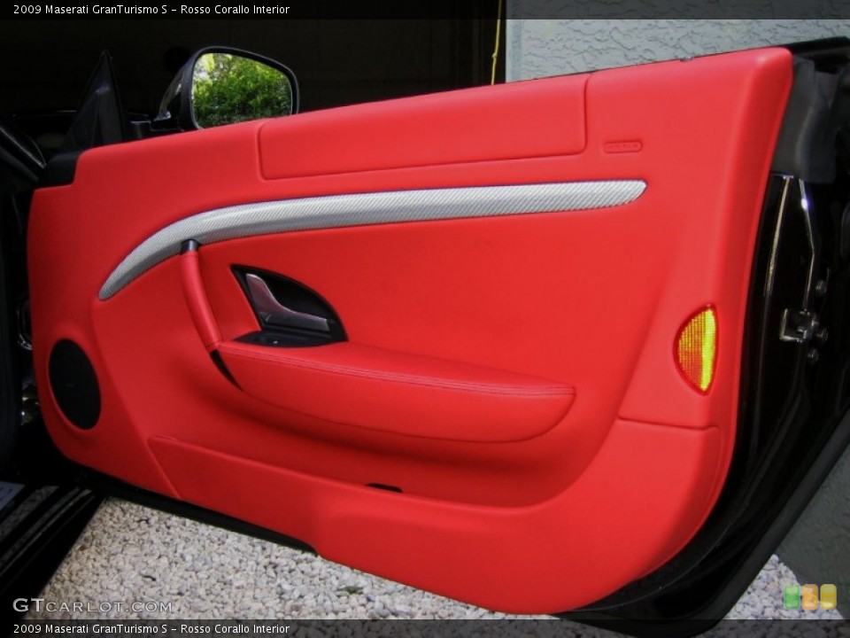 Rosso Corallo Interior Door Panel for the 2009 Maserati GranTurismo S #56996540
