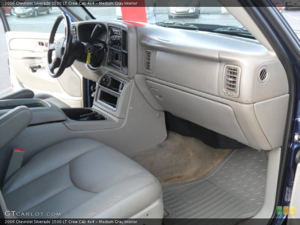 Medium Gray Interior Dashboard for the 2006 Chevrolet Silverado 1500 LT Crew Cab 4x4 #57023123