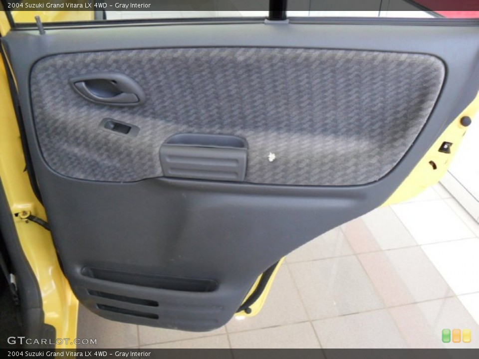 Gray Interior Photo for the 2004 Suzuki Grand Vitara LX 4WD #57027821