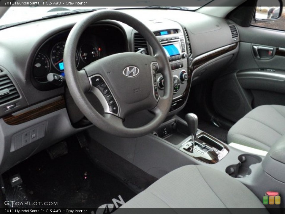 Gray Interior Photo for the 2011 Hyundai Santa Fe GLS AWD #57067610