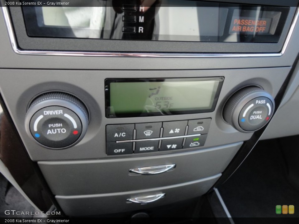 Gray Interior Controls for the 2008 Kia Sorento EX #57078449