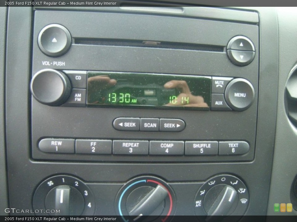 Medium Flint Grey Interior Audio System for the 2005 Ford F150 XLT Regular Cab #57090332