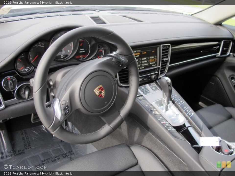 Black Interior Dashboard for the 2012 Porsche Panamera S Hybrid #57093575