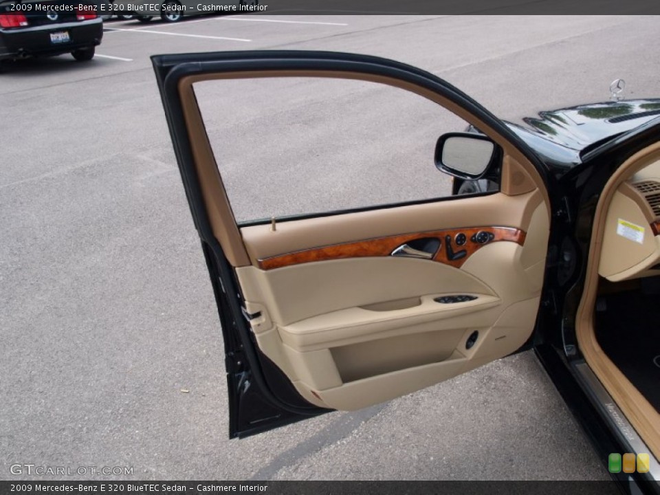 Cashmere Interior Door Panel for the 2009 Mercedes-Benz E 320 BlueTEC Sedan #57105198