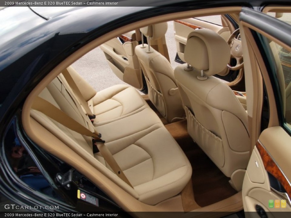 Cashmere Interior Photo for the 2009 Mercedes-Benz E 320 BlueTEC Sedan #57105253