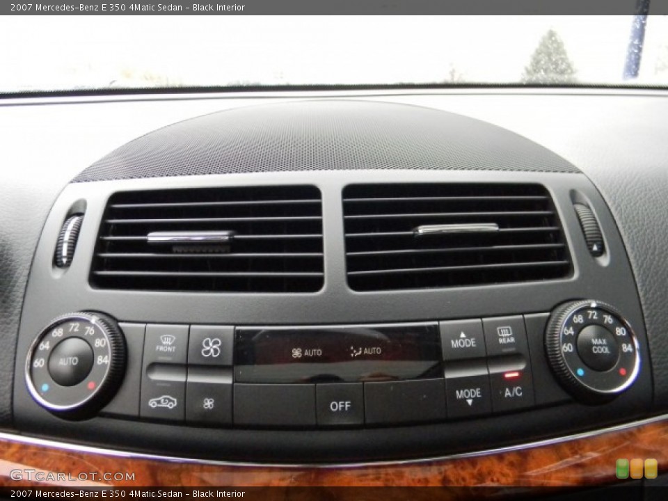 Black Interior Audio System for the 2007 Mercedes-Benz E 350 4Matic Sedan #57108322