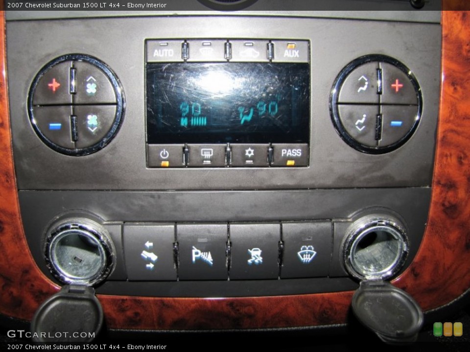 Ebony Interior Controls for the 2007 Chevrolet Suburban 1500 LT 4x4 #57111553