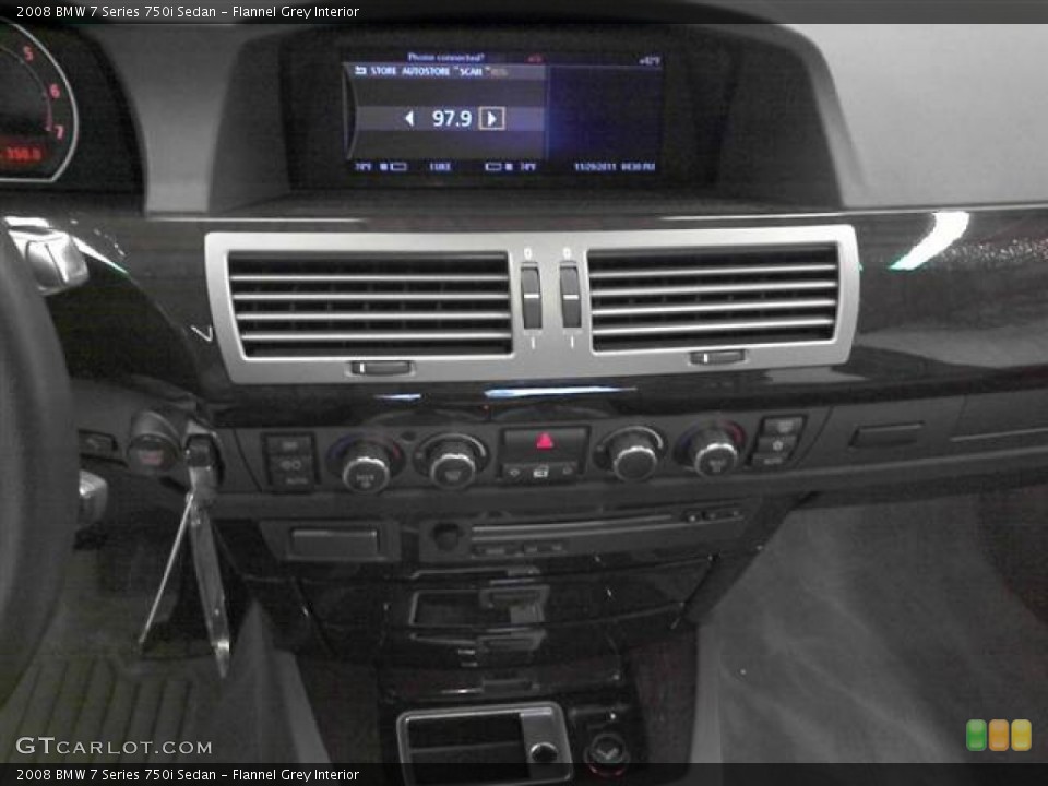 Flannel Grey Interior Controls for the 2008 BMW 7 Series 750i Sedan #57114217