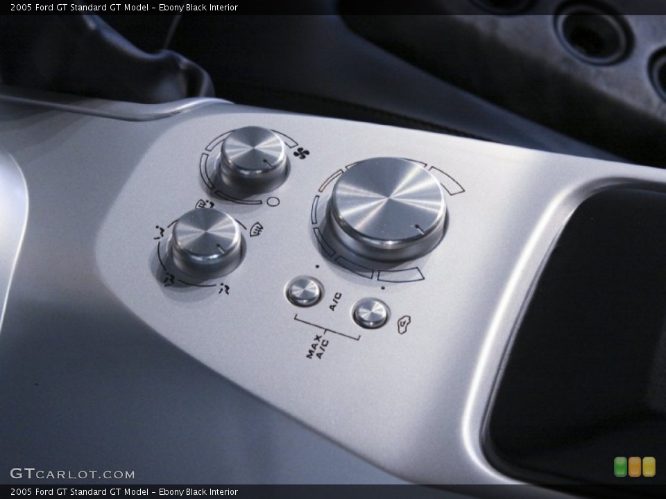 Ebony Black Interior Controls for the 2005 Ford GT  #57129427