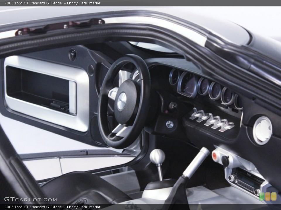 Ebony Black Interior Photo for the 2005 Ford GT  #57130321