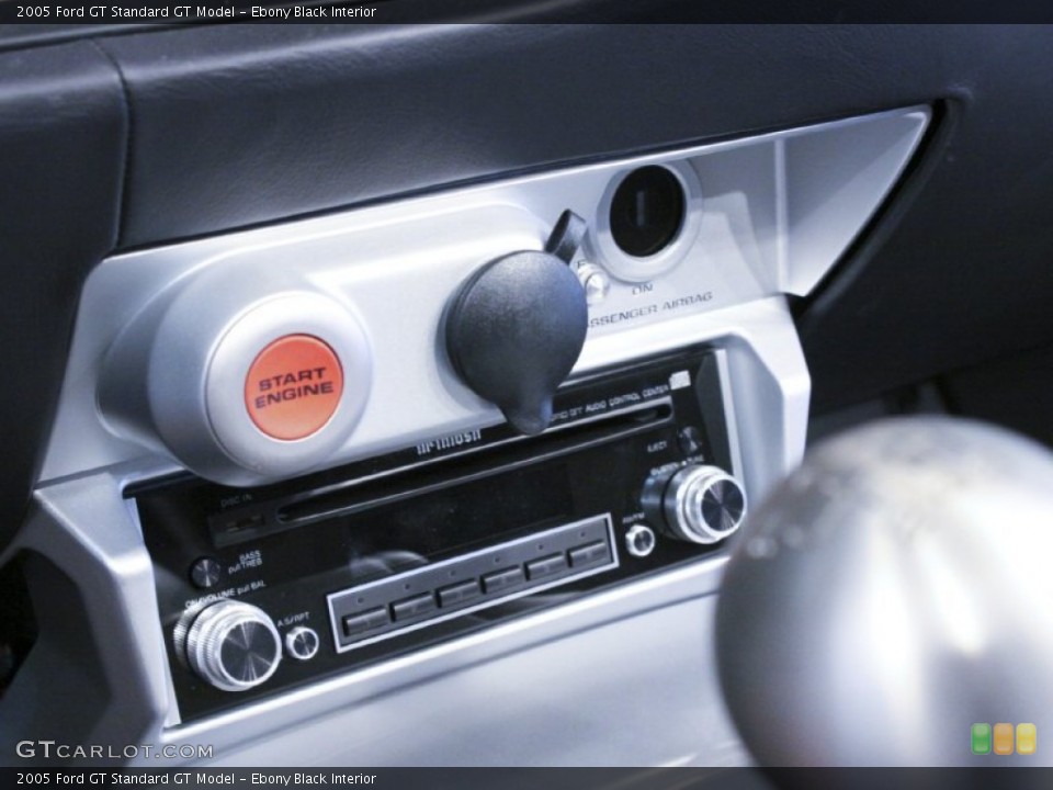Ebony Black Interior Controls for the 2005 Ford GT  #57131134