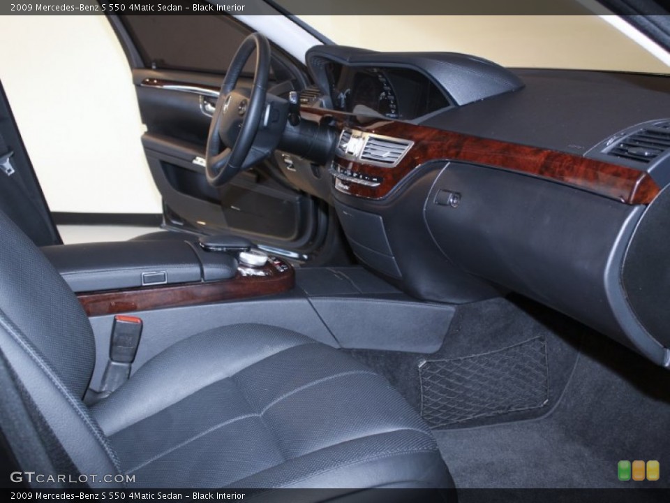 Black Interior Photo for the 2009 Mercedes-Benz S 550 4Matic Sedan #57132848