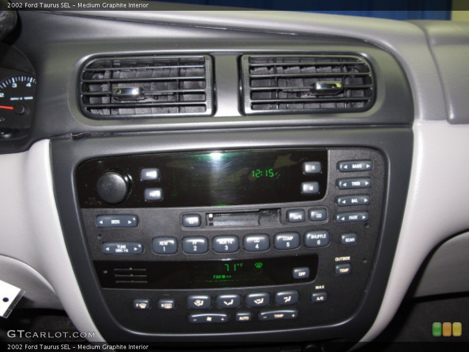 Medium Graphite Interior Controls for the 2002 Ford Taurus SEL #57150739