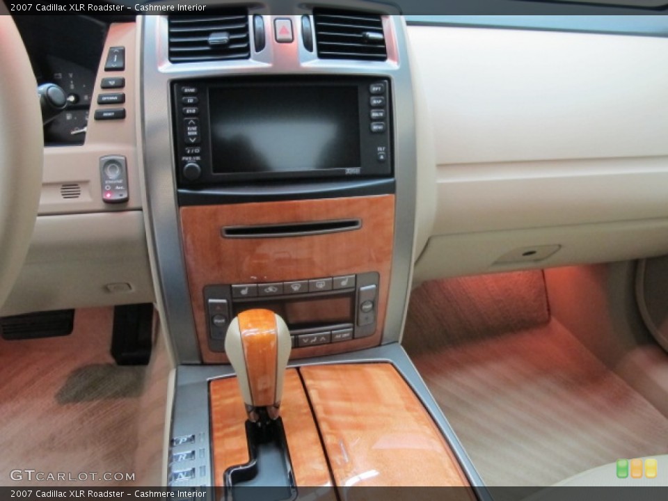 Cashmere Interior Controls for the 2007 Cadillac XLR Roadster #57153175