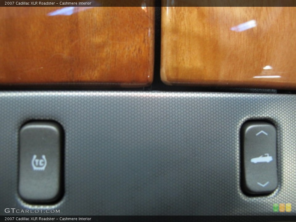 Cashmere Interior Controls for the 2007 Cadillac XLR Roadster #57153199