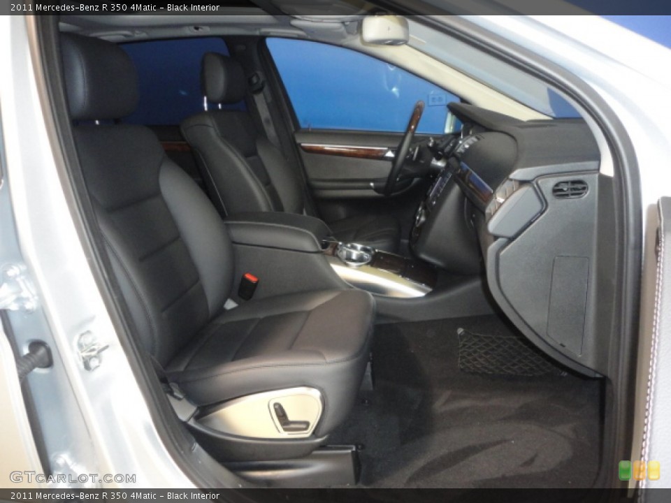 Black Interior Photo for the 2011 Mercedes-Benz R 350 4Matic #57157360