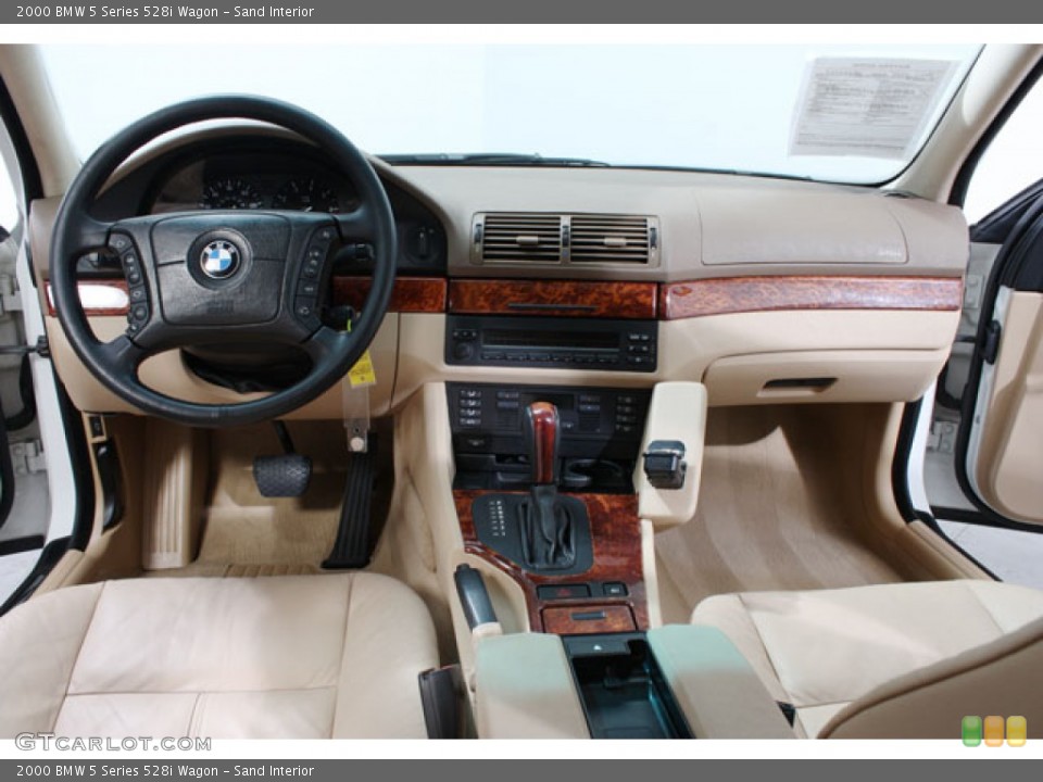 Sand Interior Dashboard for the 2000 BMW 5 Series 528i Wagon #57162647