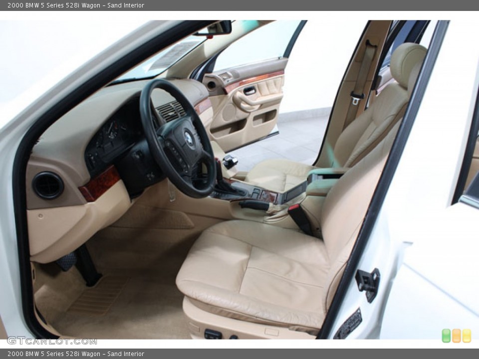 Sand Interior Photo for the 2000 BMW 5 Series 528i Wagon #57162755