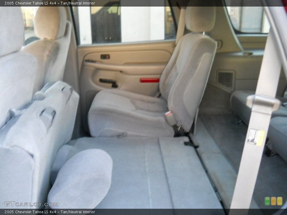 Tan/Neutral Interior Photo for the 2005 Chevrolet Tahoe LS 4x4 #57190941