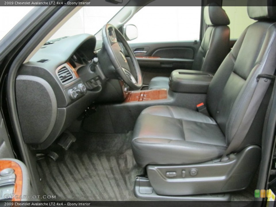 Ebony Interior Photo for the 2009 Chevrolet Avalanche LTZ 4x4 #57193264