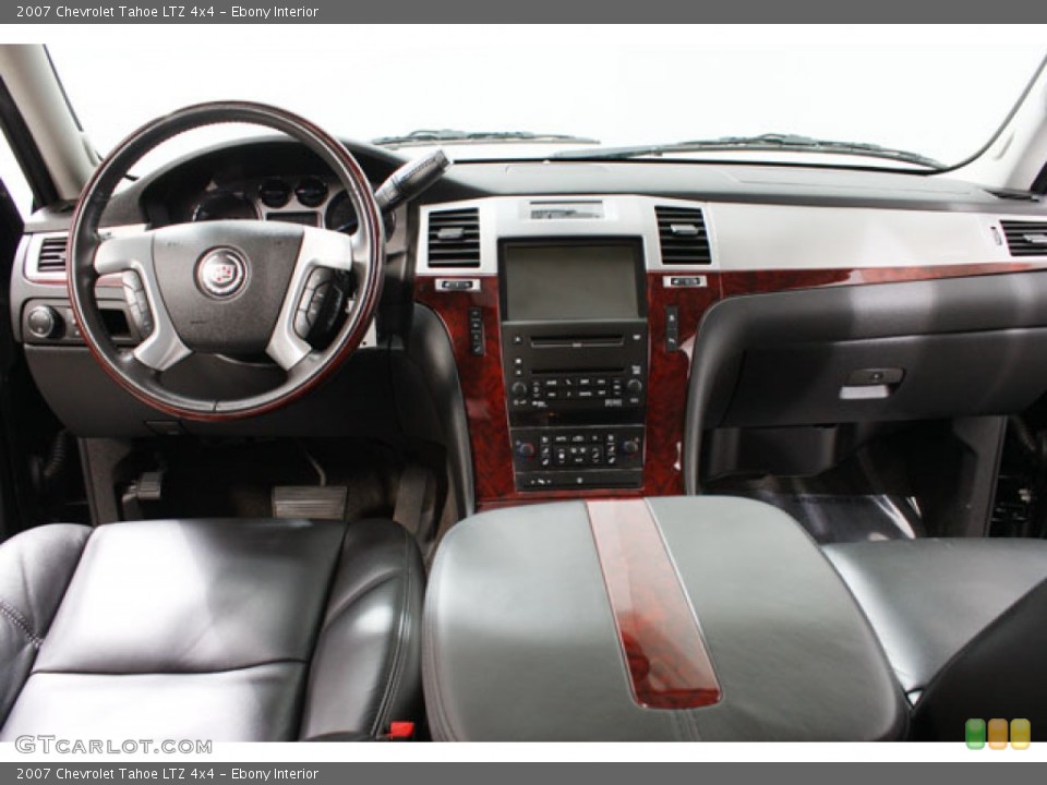 Ebony Interior Dashboard for the 2007 Chevrolet Tahoe LTZ 4x4 #57196897
