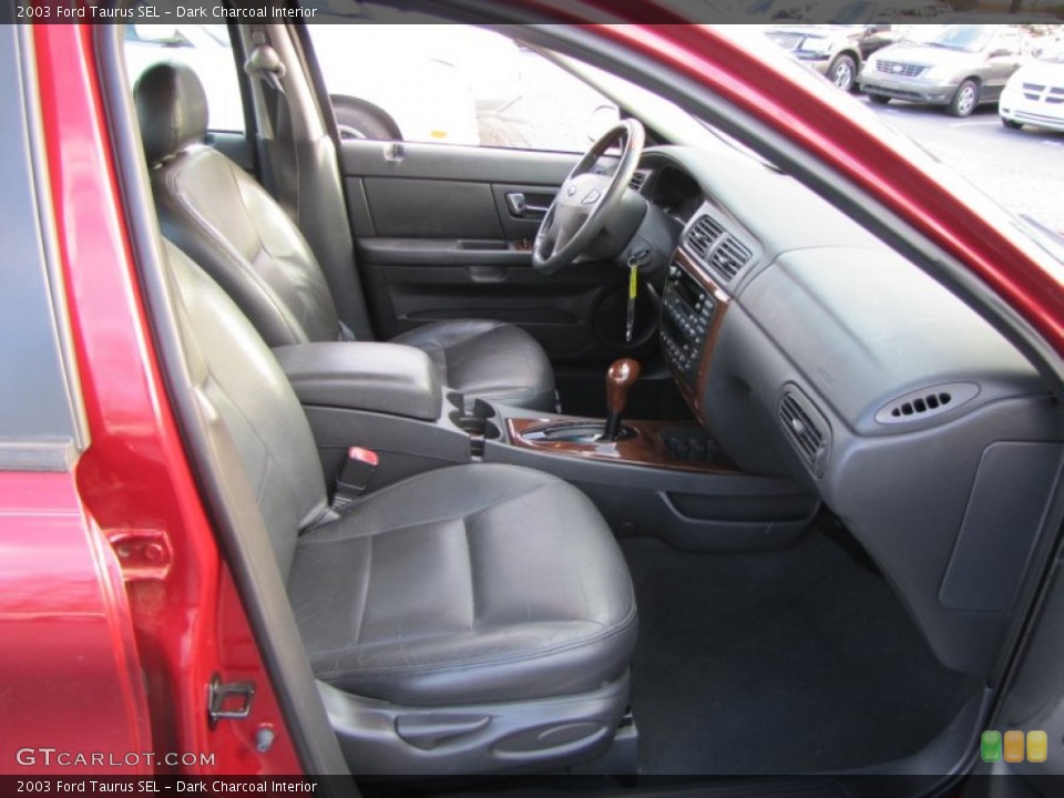 Dark Charcoal Interior Photo for the 2003 Ford Taurus SEL #57205799
