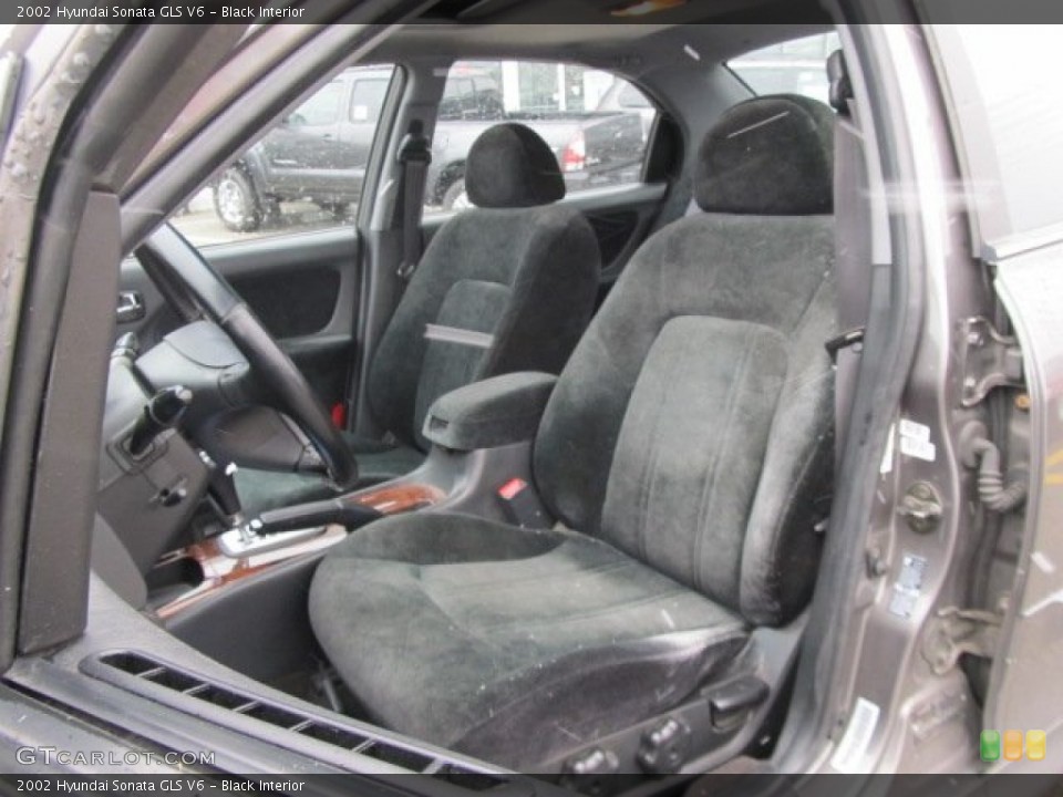 Black Interior Photo for the 2002 Hyundai Sonata GLS V6 #57207524