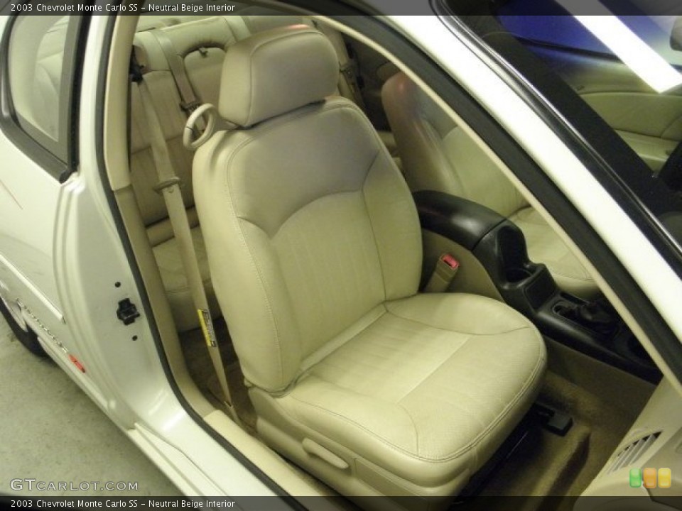 Neutral Beige Interior Photo for the 2003 Chevrolet Monte Carlo SS #57226585