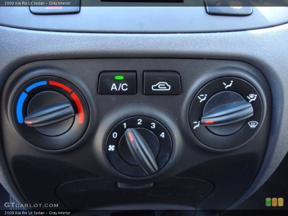Gray Interior Controls for the 2009 Kia Rio LX Sedan #57228556