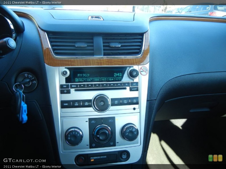 Ebony Interior Controls for the 2011 Chevrolet Malibu LT #57233789